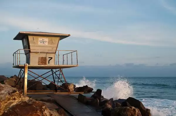 lifeguard_tower--cc--jimmy_james_thumb.j