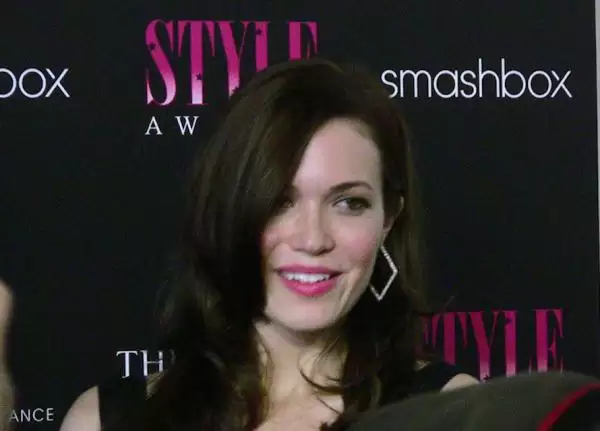 mandy_moore_cc_red_carpet_report_on_ming