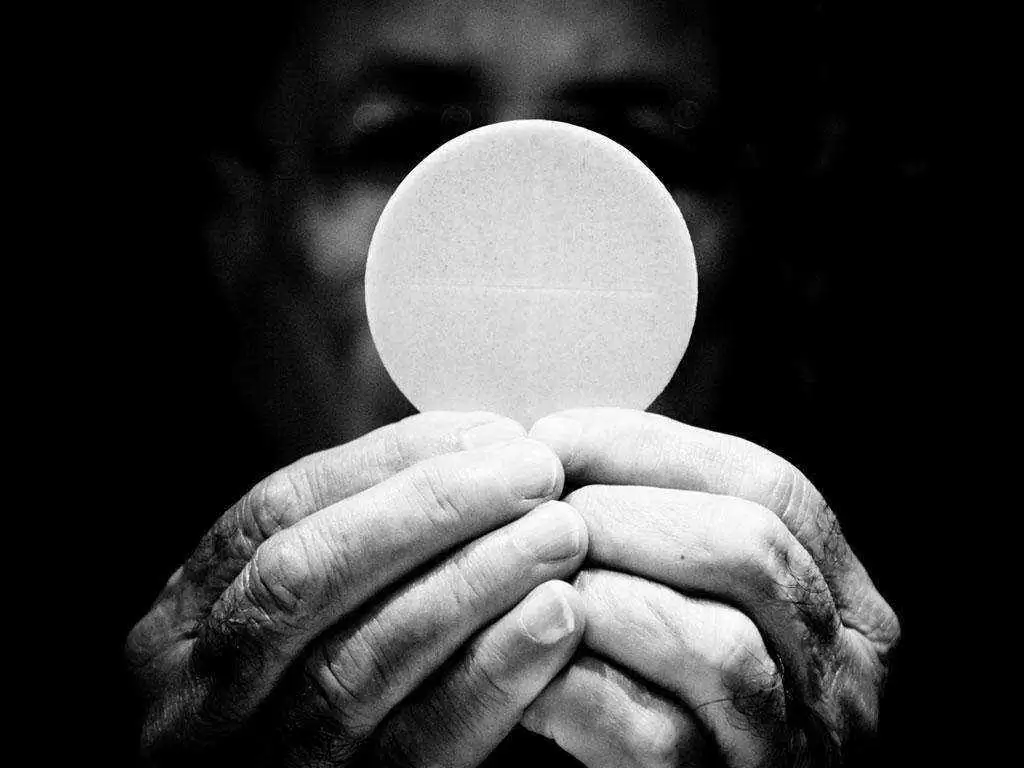 New Communion Wafer a Blessing for Catholics with Gluten-sensitivity - A gluten-free communion wafer