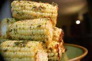 The finished chili-lime roasted corn. Photo: CC-carmyarmyofme