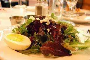 The finished pomegranate, beet salad. Photo: CC-ulterior_epicure The finished pomegranate, beet salad. Photo: CC-ulterior_epicure
