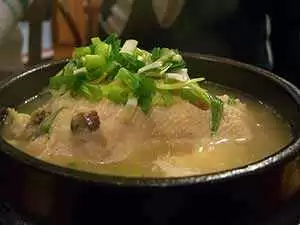 The finished stuffed chicken soup with ginseng. Photo: CC--avlxyz The finished stuffed chicken soup with ginseng. Photo: CC--avlxyz