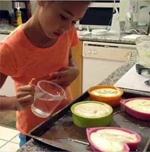 Mica and Mona's Lemon Zest Gluten-Free Cheesecake Recipe (Video) Mica and Mona's Lemon Zest Gluten-Free Cheesecake Recipe (Video)