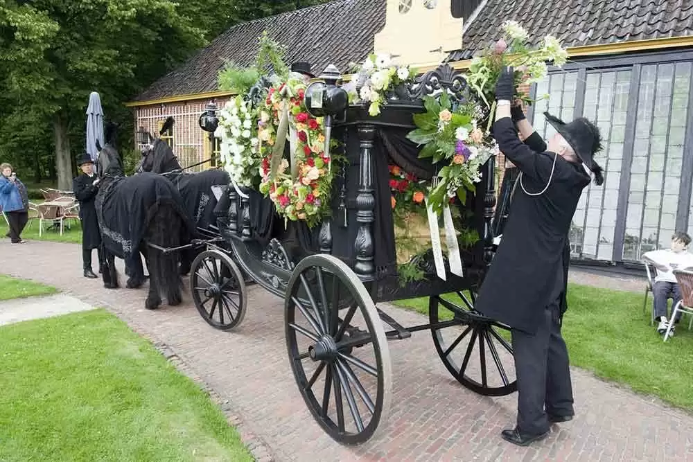 Sour TripAdvisor Review Slams Lack of Gluten-Free Bread at Funeral - Image: CC--Jos @ FPS-Groningen