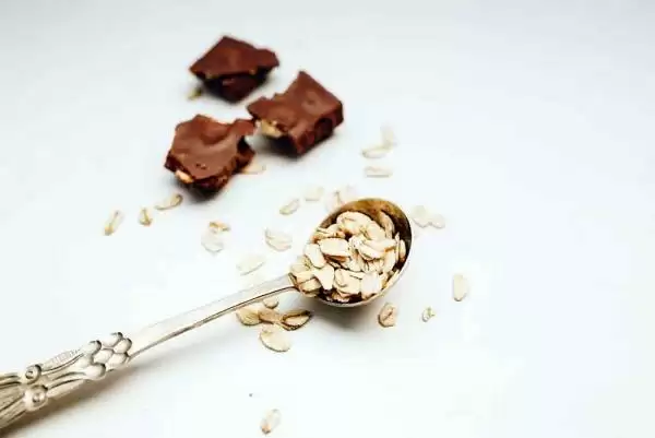 What’s the Best Way to Spot Gluten-Containing Grains in Gluten-Free Oats?