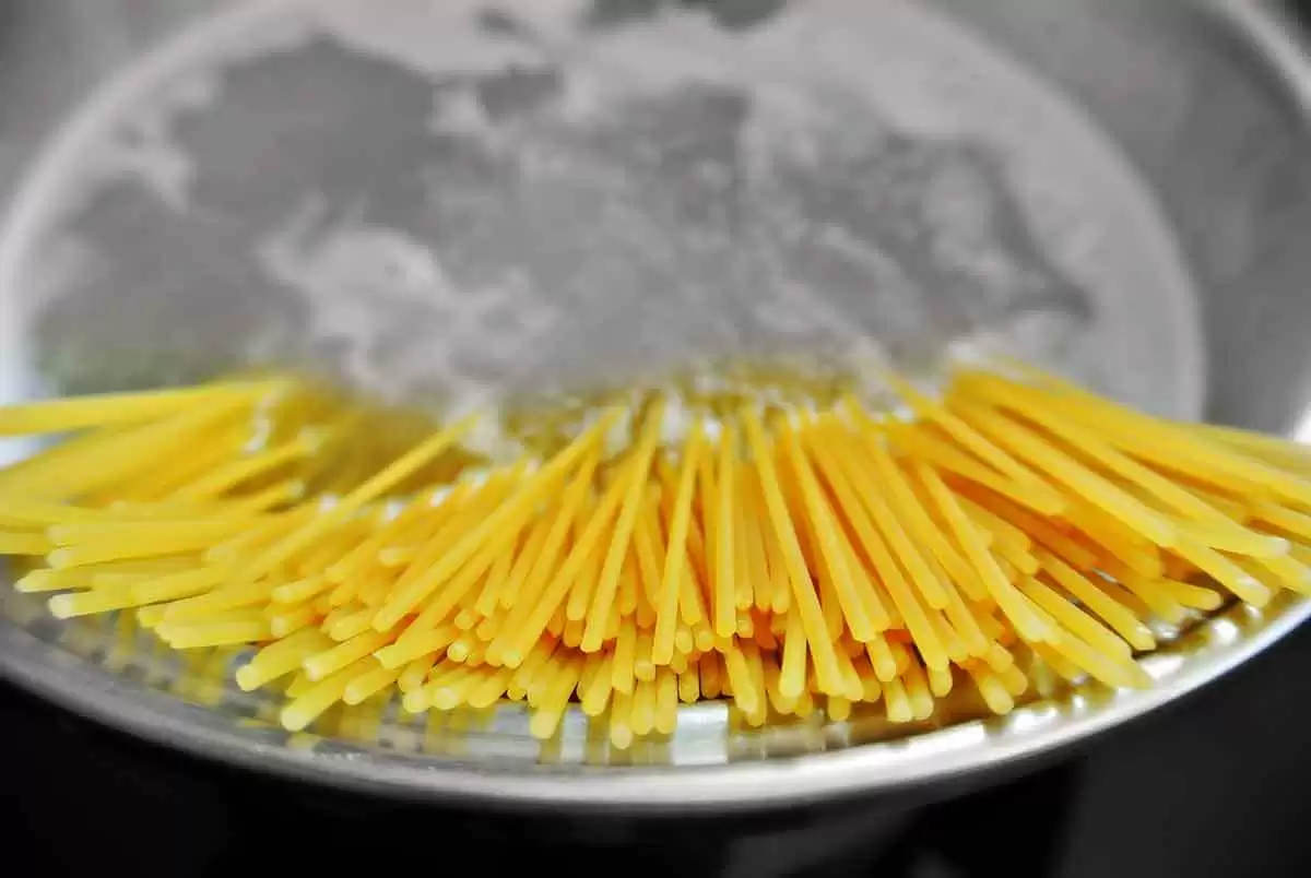 How Risky is it to Eat Gluten-Free Pasta Boiled in Water Shared with Traditional Pasta? - Image: CC BY-SA 2.0--Vassilis Online
