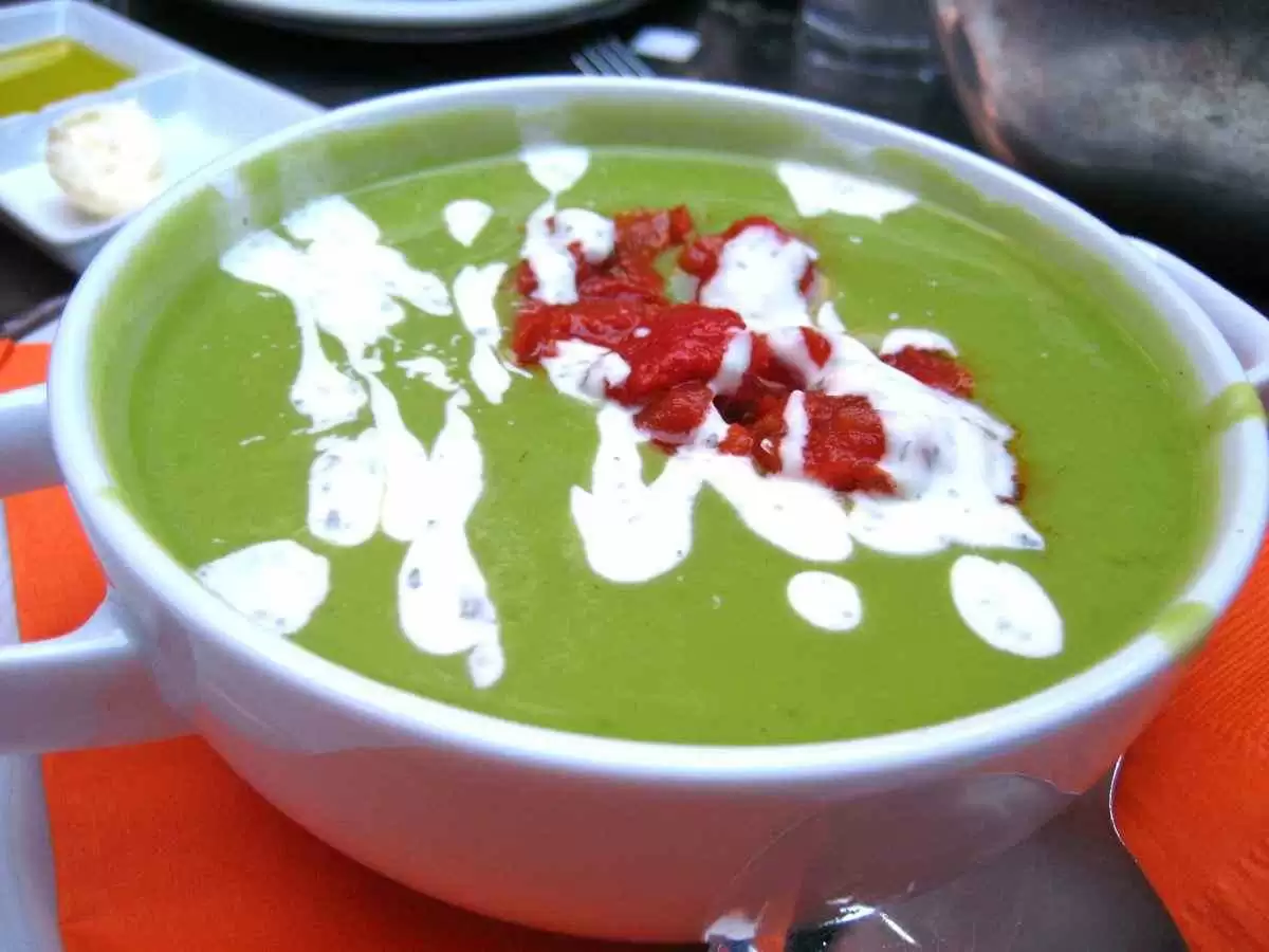Springtime Pea Soup with Mint (Gluten-Free) - Image: CC BY-SA 2.0--randomduck
