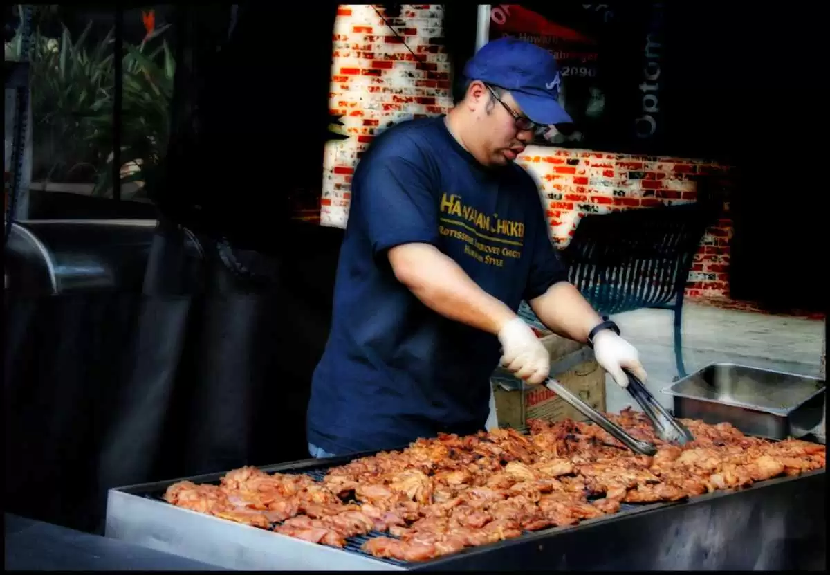 Hawaiian-Style Soy-Marinated Chicken (Gluten-Free) - Hawaiian chicken guy. Image: CC BY 2.0--vidalia_11