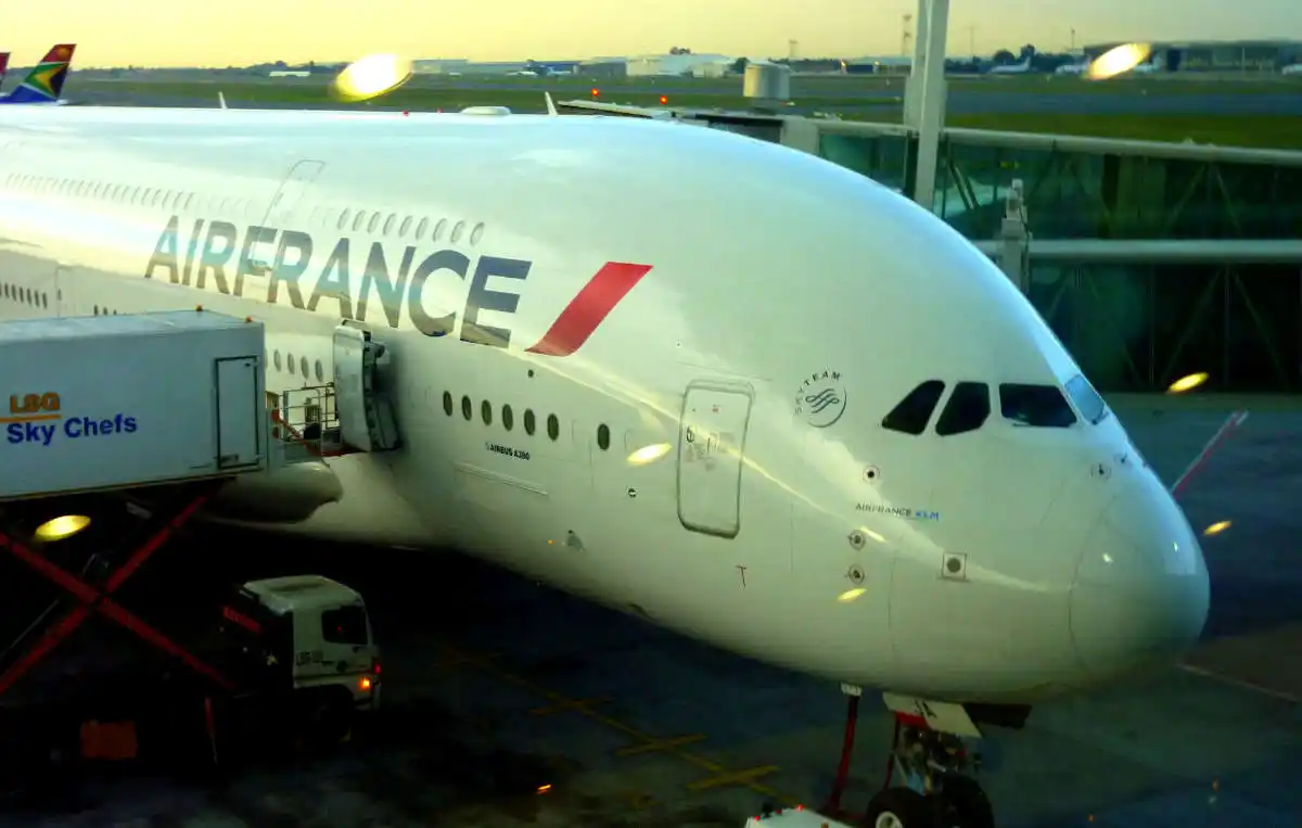 Traveling to France with Celiac Disease: A Gluten-Free Guide - Image: CC BY 2.0--Air France A380-861 F-HPJA