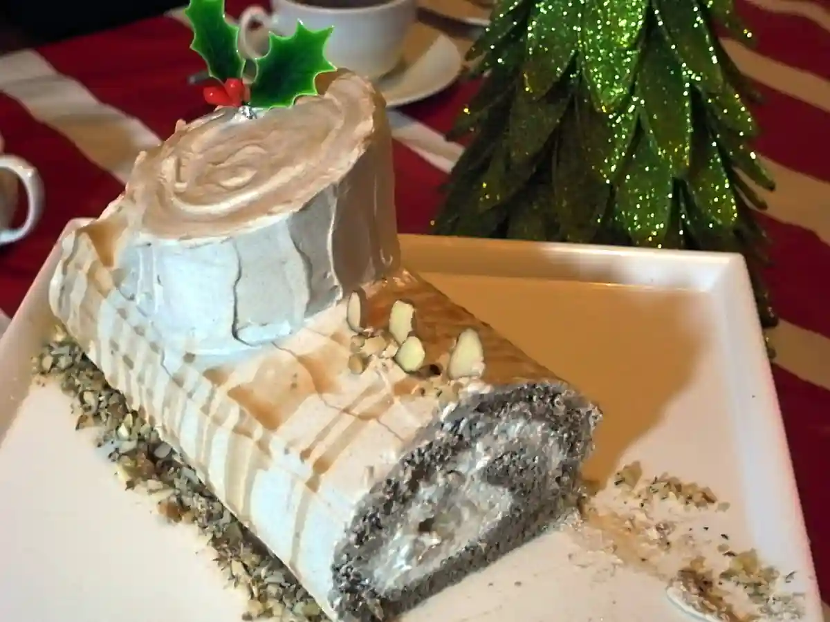 yule_log_CC--bittle.webp