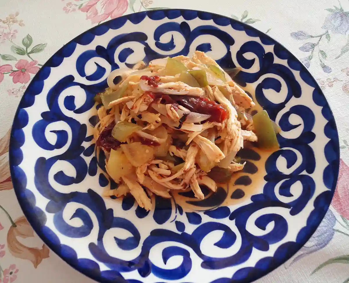 Gluten-Free Tinga de Pollo (Slow Cook Mexican-Style Chicken Tinga)