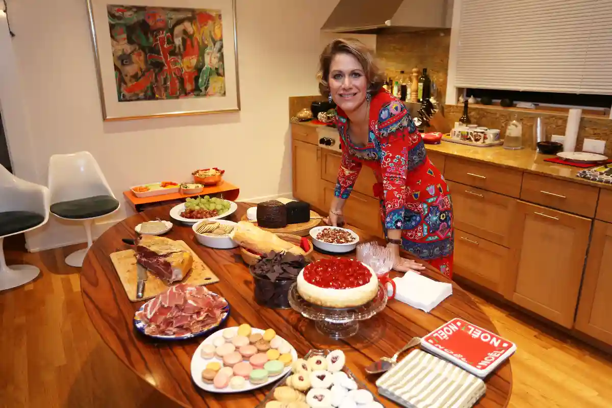 More information about "A Gluten-Free Guide to Navigating Holiday, Christmas & Hanukkah Gatherings"