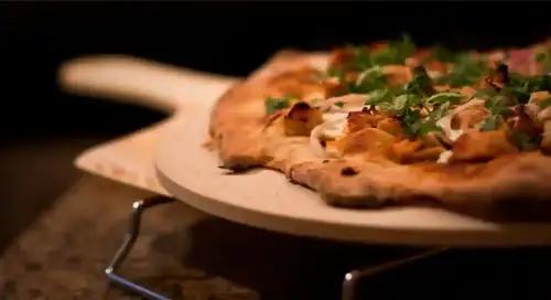 Gluten-Free Almond Flour Crust BBQ Chicken Pizza - BBQ Chicken Pizza by idovermani is licensed under CC BY 2.0.