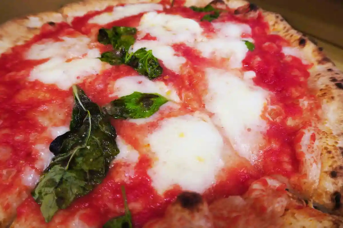More information about "Gluten-Free Cauliflower Crust Margherita Pizza"