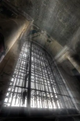 Understanding Non-Celiac Gluten Sensitivity: What the Science Really Shows - Towering Window by country_boy_shane is licensed under CC BY-ND 2.0.