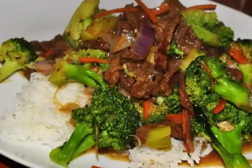 Easy Gluten-Free Beef and Broccoli Stir-Fry You Can Make in Minutes - Broccoli beef (5457397534) by jeffreyw is licensed under CC BY 2.0.