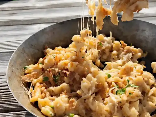 Cozy Alpine Comfort Food: Gluten-Free Käsespätzle Made Easy - Käsespätzle by Ungry Young Man is licensed under CC BY 2.0.